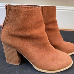 Urban Outfitters Orangey-Brown Booties, Size 6